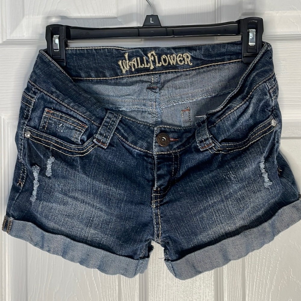 Wallflower denim jean shorts size 7